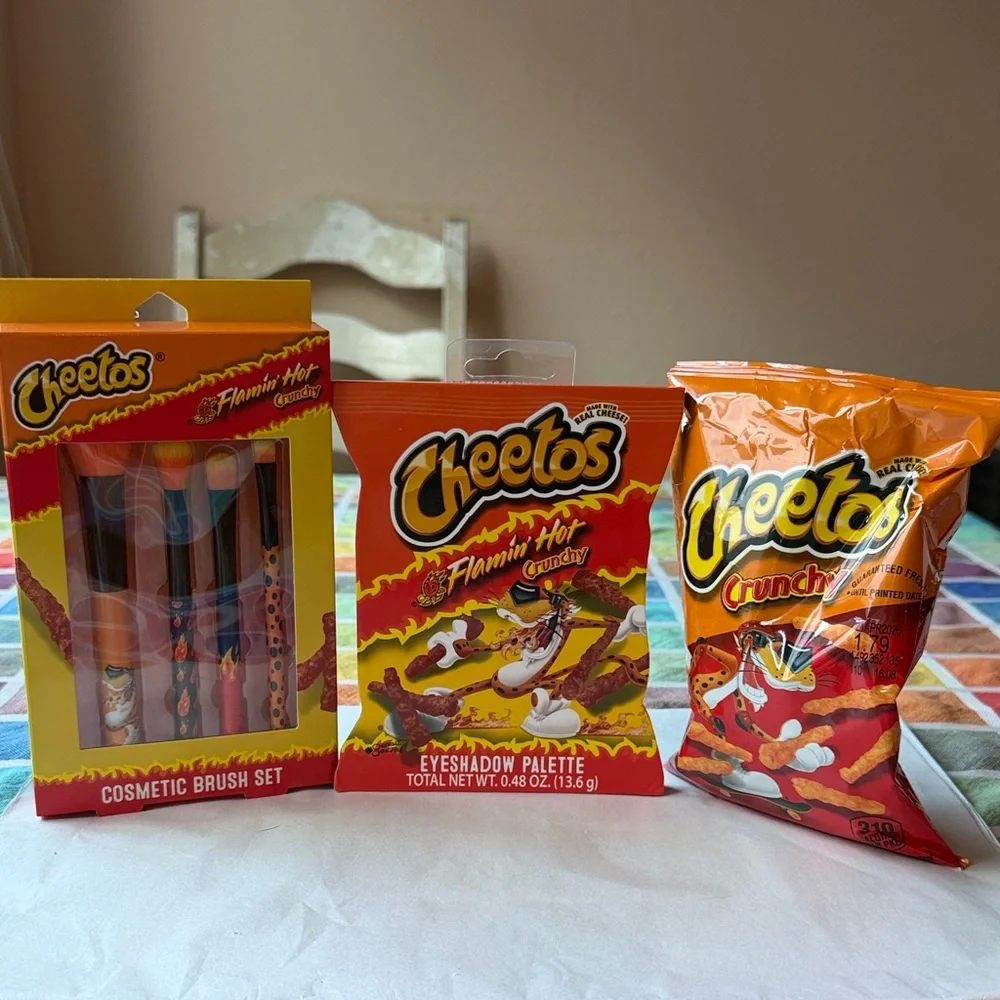 🔥🧀🔥 CHEETOS FLAMIN’ HOT MAKEUP BUNDLE 🔥🧀🔥NWT 🔥🧀🔥